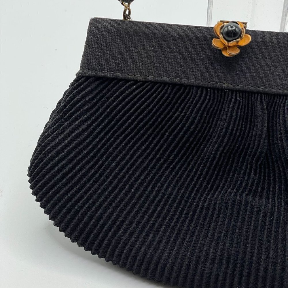 Vintage Pleated Satin Flower Clasp Handled Framed Evening Bag with Coin Purse - Picture 4 of 10